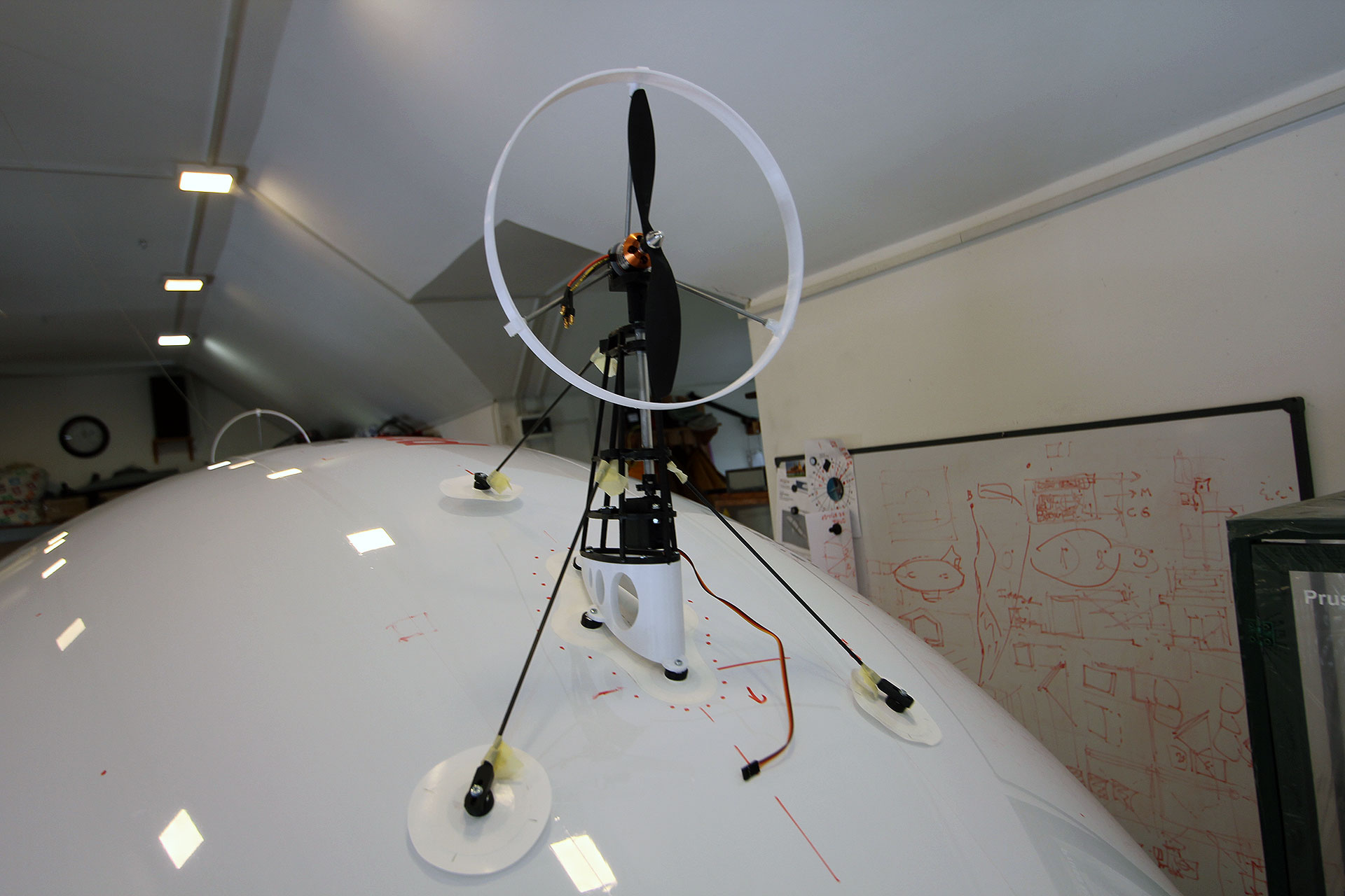 Front-vectored-motor-on-a-Blimp-Drone